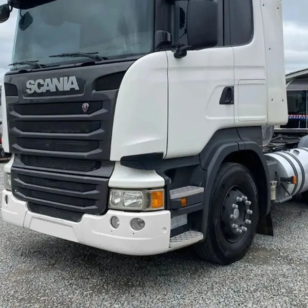 Capa do Farol e Sinaleira Acrílico Scania P G R Highline Streamline 2013 a 2018 com Dobradiças Colado no Farol