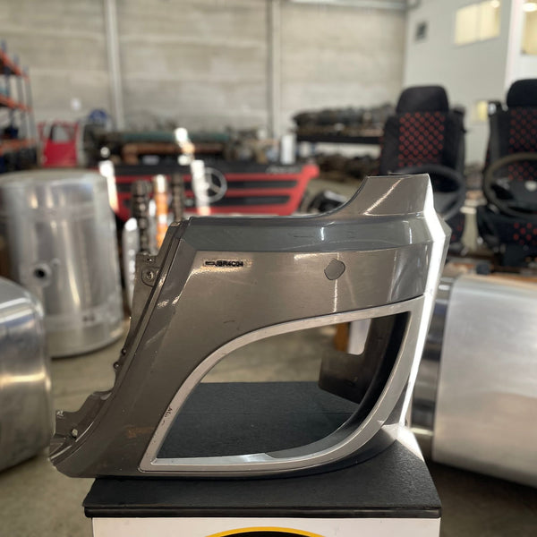Moldura Farol lado Esquerdo - DAF XF 106 – | Código. 1798453