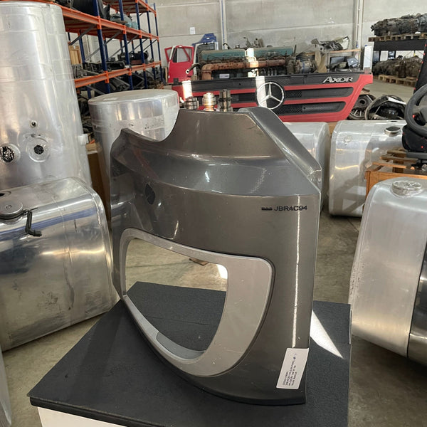 Moldura Farol lado Esquerdo - DAF XF 106 – | Código. 1798453