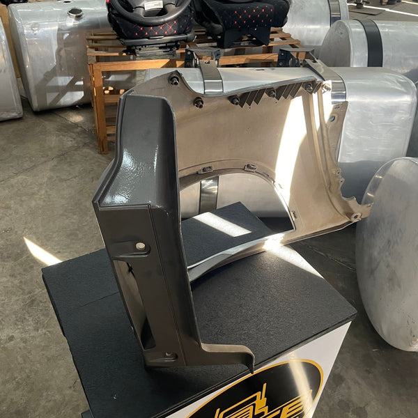 Moldura Farol lado Esquerdo - DAF XF 106 – | Código. 1798453