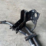 Suporte Estribo Inferior LD Volvo FH até 2003