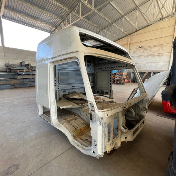 Cabine Alta Volvo FM 2014 - Para Peças