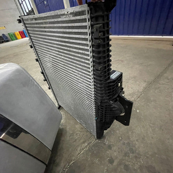 Intercooler Mercedes Benz Axor 2035 a 3344 (2005 em diante) - Código 9405010301