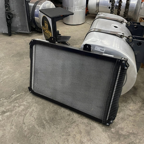 Radiador Mercedes-Benz Axor 2035 a 3344 - Código 9405001803