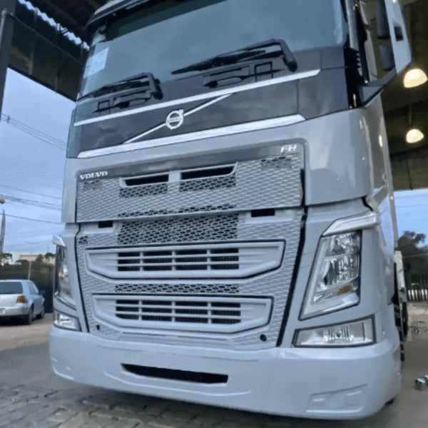 Capa Para-choque Volvo FH 2015 a 2020 Branca