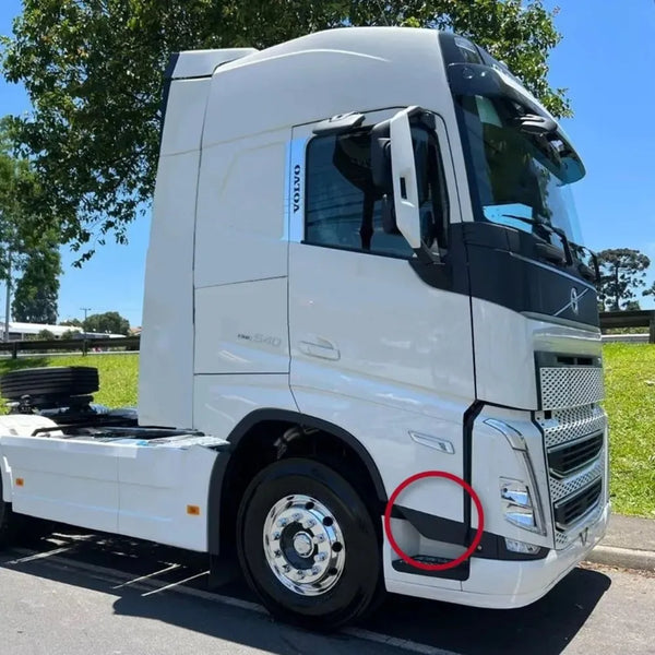 Par Tampa Estribo Extensão da Porta Volvo New FH 2022