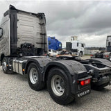 Apara Barro Traseiro Volvo 66 x 44 cm