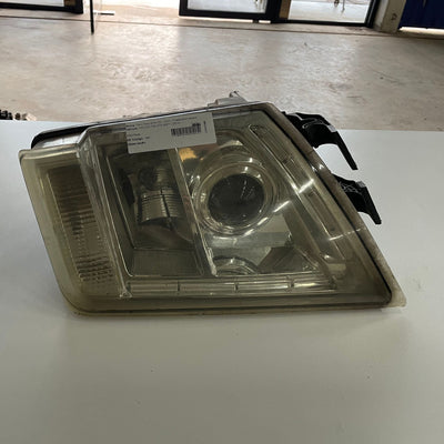 Farol Esquerdo Volvo FM 370 2014