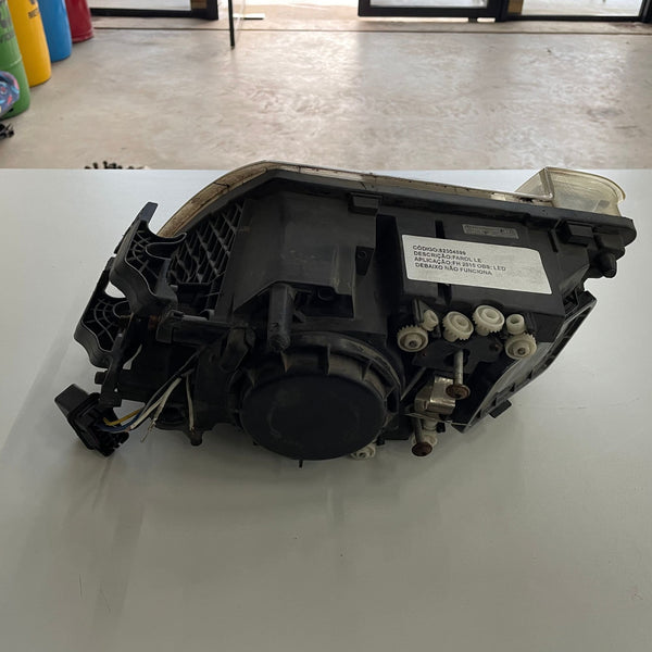 Farol Esquerdo Volvo FM 370 2014