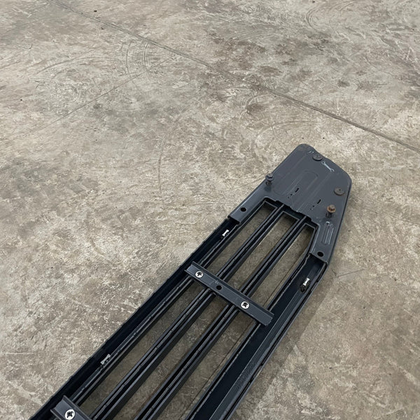 Grade Dianteira Inferior Para Volvo FH New – Código 82208510
