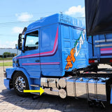 Acabamento Inox da Tampa de Proteção Frontal do Bujão de Ar do Scania Cabine T R 113