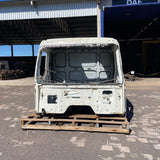 Cabine Volvo VM Leito com Portas Ano 2022 - Para Peças