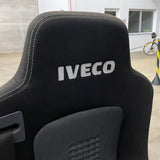 Banco A AR Dianteiro Direito Carona Iveco Strals 2010 (em Tecido Preto/Cinza)
