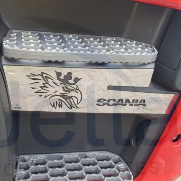 Acabamento de estribo em Inox para Caminhão Scania CabIne P G R 2019 a 2021