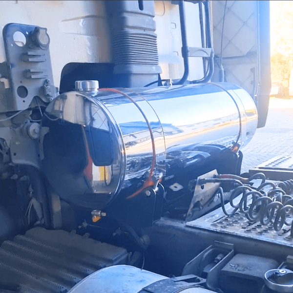 Tanque Plataforma Adicional Arla 155/190/235/260 Litros - Com Tampa Antivazamento