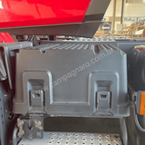 Tampa da Caixa de Bateria com Degrau Scania NTG (após 2019) – com Presilhas