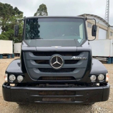 Grade Frontal Mercedes-Benz Atron