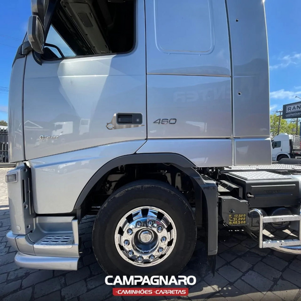 Acabamento de Maçaneta em inox para Caminhão Volvo FH 2010 a 2014