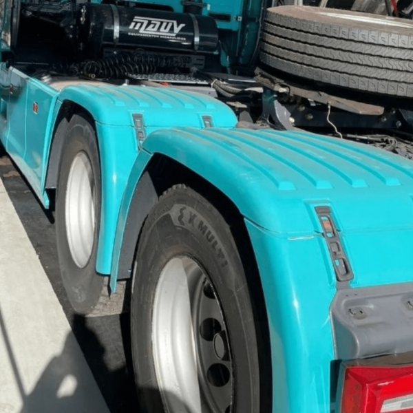 Centro Paralama Tripartido Scania NTG - Reto