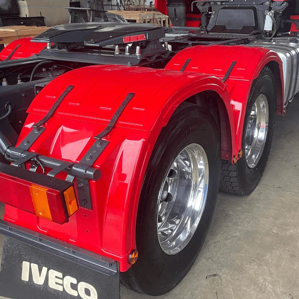Centro Paralama Iveco Stralis Hi-way + 4 Presilhas