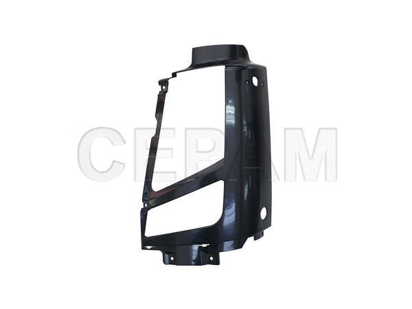Moldura Farol Volvo FH 13 (2010 a 2015) Lado Esquerdo - foto do fabricante Cepam